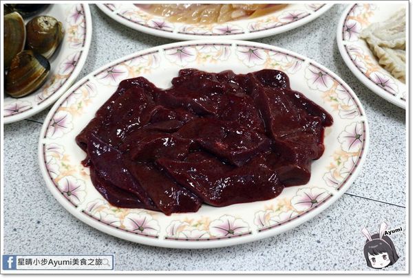 真味石頭火鍋：[食記]►台南北區◄在地老店大骨湯頭超清爽/平日用餐週一到週四另送小菜！－台南小北觀光夜市真味石頭火鍋