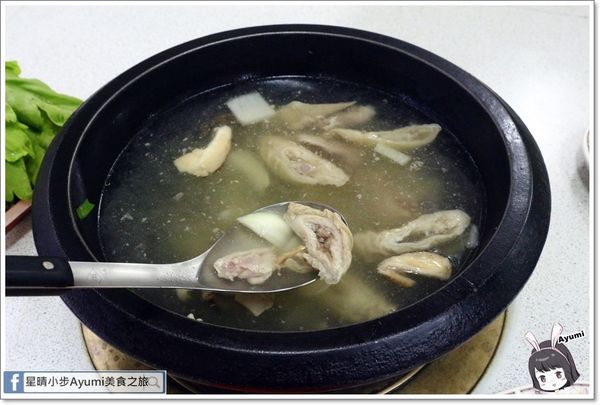 真味石頭火鍋：[食記]►台南北區◄在地老店大骨湯頭超清爽/平日用餐週一到週四另送小菜！－台南小北觀光夜市真味石頭火鍋