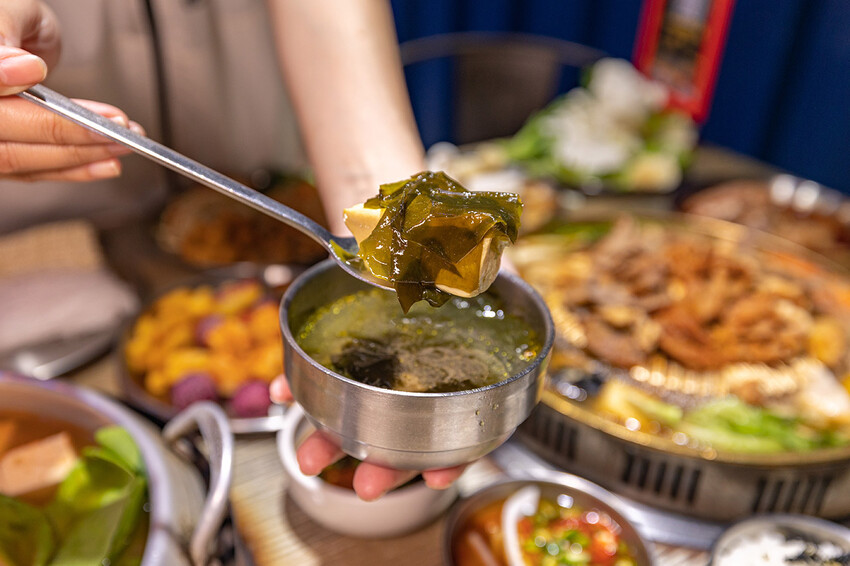 阿豬嘻烤肉村|台北超平價吃到飽,西門町美食、韓式烤肉吃到飽、西門韓式烤肉、西門韓式料理、韓式烤五花肉、韓式烤肉餐廳、西門銅板烤肉、西門韓式吃到飽、西門吃到飽