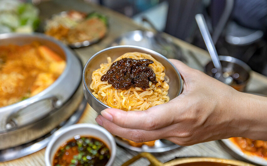 阿豬嘻烤肉村|台北超平價吃到飽,西門町美食、韓式烤肉吃到飽、西門韓式烤肉、西門韓式料理、韓式烤五花肉、韓式烤肉餐廳、西門銅板烤肉、西門韓式吃到飽、西門吃到飽