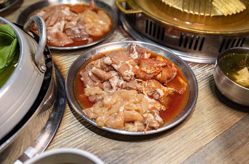 阿豬嘻烤肉村|台北超平價吃到飽,西門町美食、韓式烤肉吃到飽、西門韓式烤肉、西門韓式料理、韓式烤五花肉、韓式烤肉餐廳、西門銅板烤肉、西門韓式吃到飽、西門吃到飽