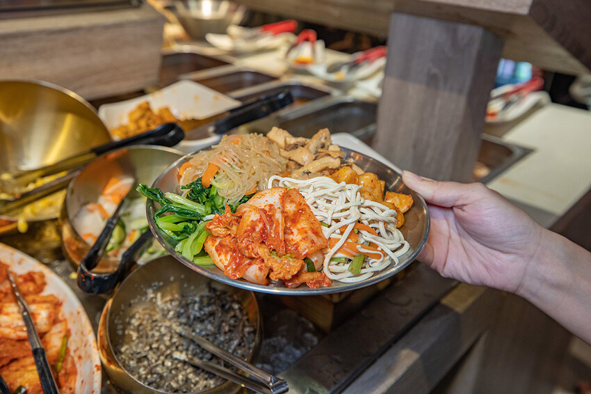 阿豬嘻烤肉村|台北超平價吃到飽,西門町美食、韓式烤肉吃到飽、西門韓式烤肉、西門韓式料理、韓式烤五花肉、韓式烤肉餐廳、西門銅板烤肉、西門韓式吃到飽、西門吃到飽