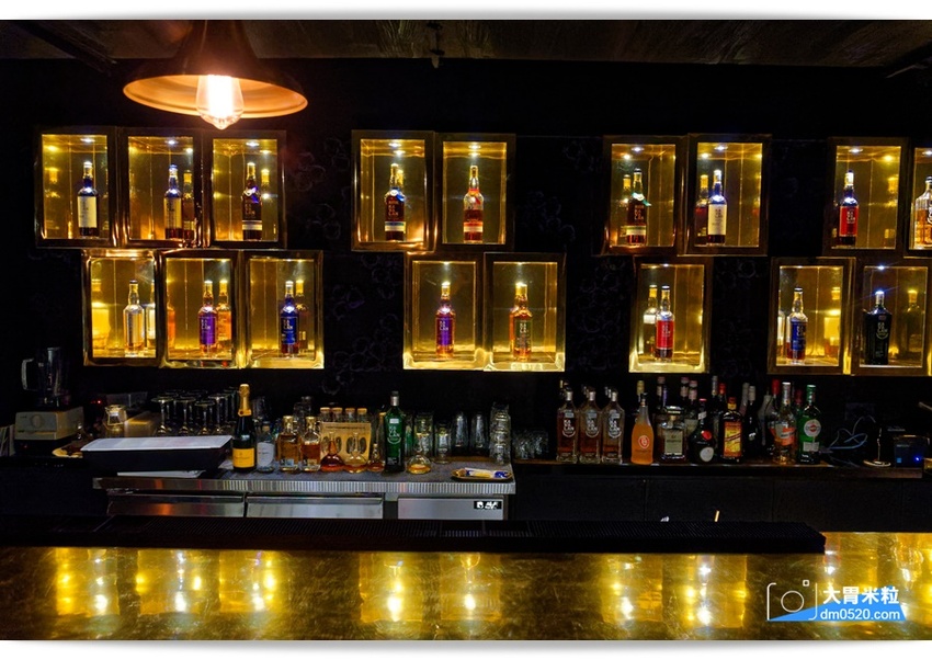 洞香春,店中店酒吧!一秒走進大亨小傳黑金奢華氛圍,隨機菜單深夜食堂x客製化調酒,捷運中山國中美食,台北調酒吧推薦, - 大胃米粒 DAVID & MILLY