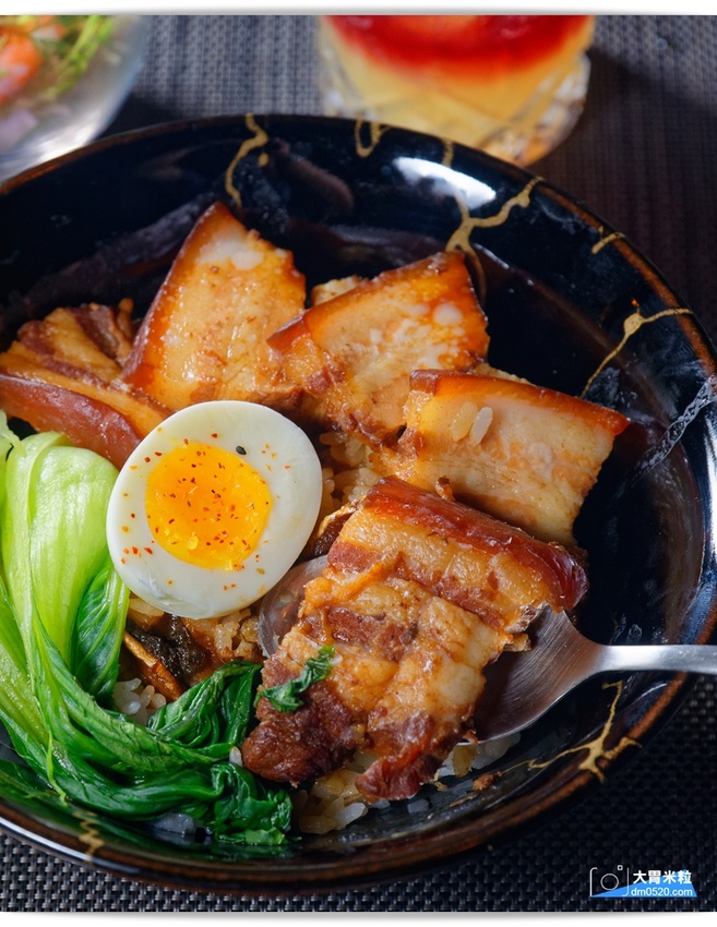 洞香春,店中店酒吧!一秒走進大亨小傳黑金奢華氛圍,隨機菜單深夜食堂x客製化調酒,捷運中山國中美食,台北調酒吧推薦, - 大胃米粒 DAVID & MILLY