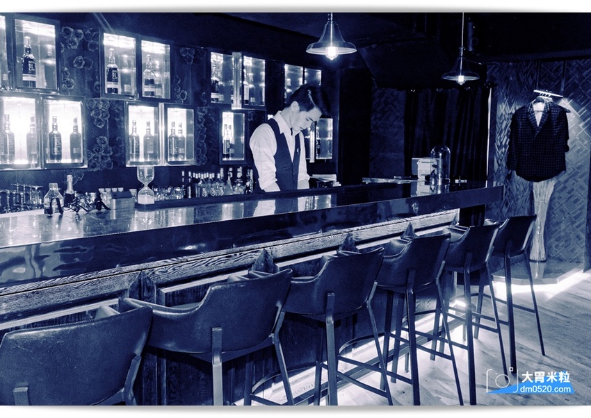 洞香春,店中店酒吧!一秒走進大亨小傳黑金奢華氛圍,隨機菜單深夜食堂x客製化調酒,捷運中山國中美食,台北調酒吧推薦, - 大胃米粒 DAVID & MILLY