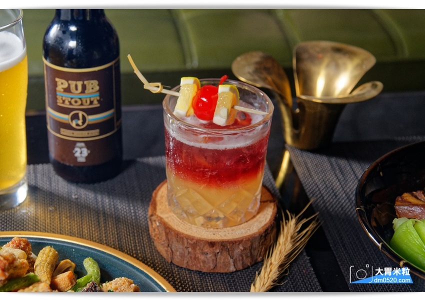 洞香春,店中店酒吧!一秒走進大亨小傳黑金奢華氛圍,隨機菜單深夜食堂x客製化調酒,捷運中山國中美食,台北調酒吧推薦, - 大胃米粒 DAVID & MILLY