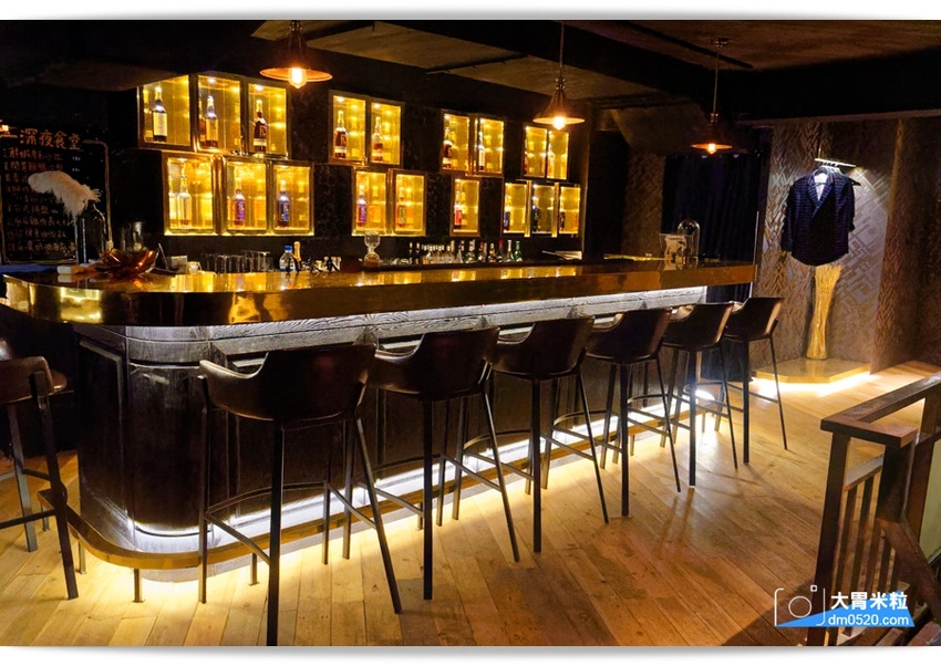 洞香春,店中店酒吧!一秒走進大亨小傳黑金奢華氛圍,隨機菜單深夜食堂x客製化調酒,捷運中山國中美食,台北調酒吧推薦, - 大胃米粒 DAVID & MILLY