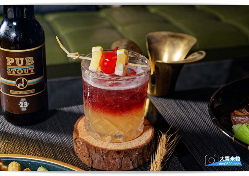 洞香春,店中店酒吧!一秒走進大亨小傳黑金奢華氛圍,隨機菜單深夜食堂x客製化調酒,捷運中山國中美食,台北調酒吧推薦, - 大胃米粒 DAVID & MILLY