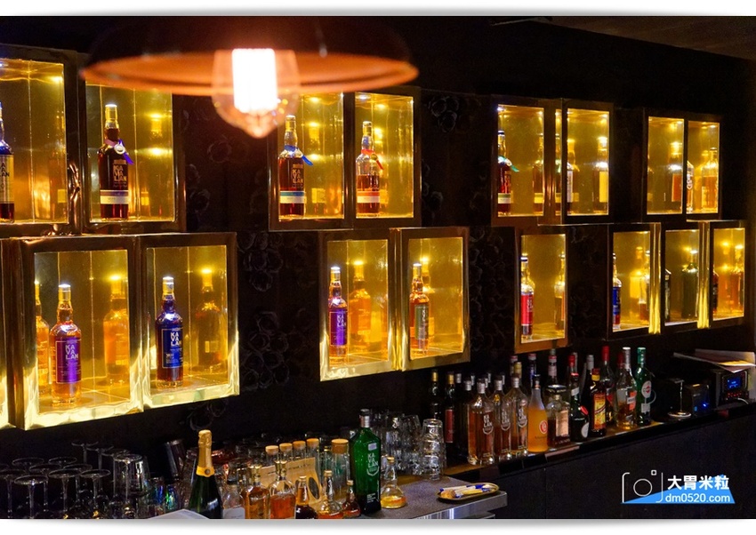 洞香春,店中店酒吧!一秒走進大亨小傳黑金奢華氛圍,隨機菜單深夜食堂x客製化調酒,捷運中山國中美食,台北調酒吧推薦, - 大胃米粒 DAVID & MILLY