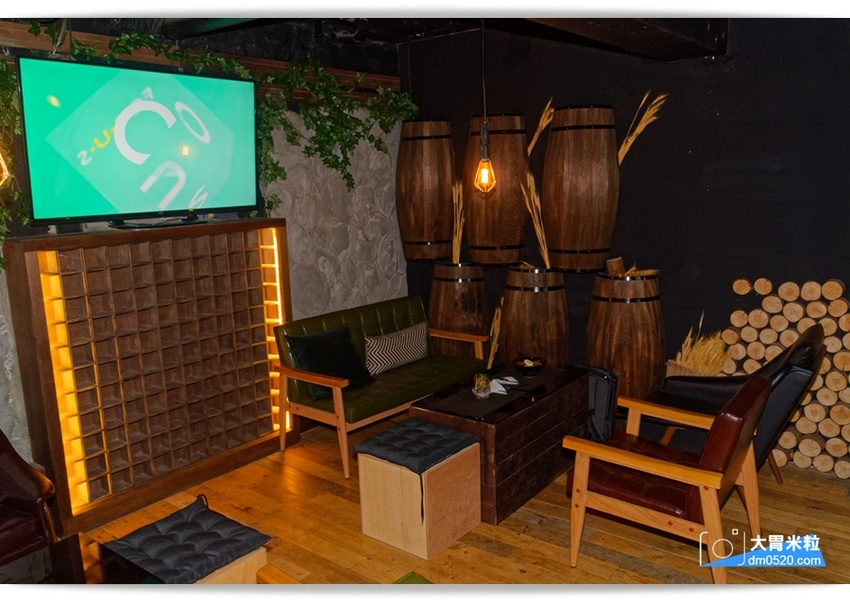 洞香春,店中店酒吧!一秒走進大亨小傳黑金奢華氛圍,隨機菜單深夜食堂x客製化調酒,捷運中山國中美食,台北調酒吧推薦, - 大胃米粒 DAVID & MILLY