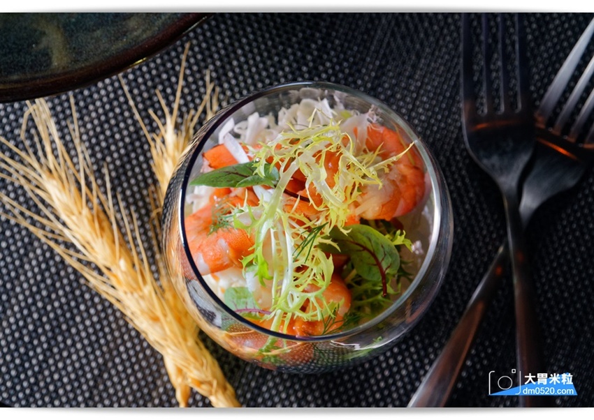 洞香春,店中店酒吧!一秒走進大亨小傳黑金奢華氛圍,隨機菜單深夜食堂x客製化調酒,捷運中山國中美食,台北調酒吧推薦, - 大胃米粒 DAVID & MILLY