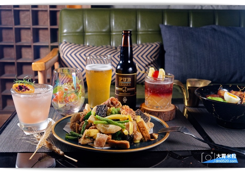 洞香春,店中店酒吧!一秒走進大亨小傳黑金奢華氛圍,隨機菜單深夜食堂x客製化調酒,捷運中山國中美食,台北調酒吧推薦, - 大胃米粒 DAVID & MILLY