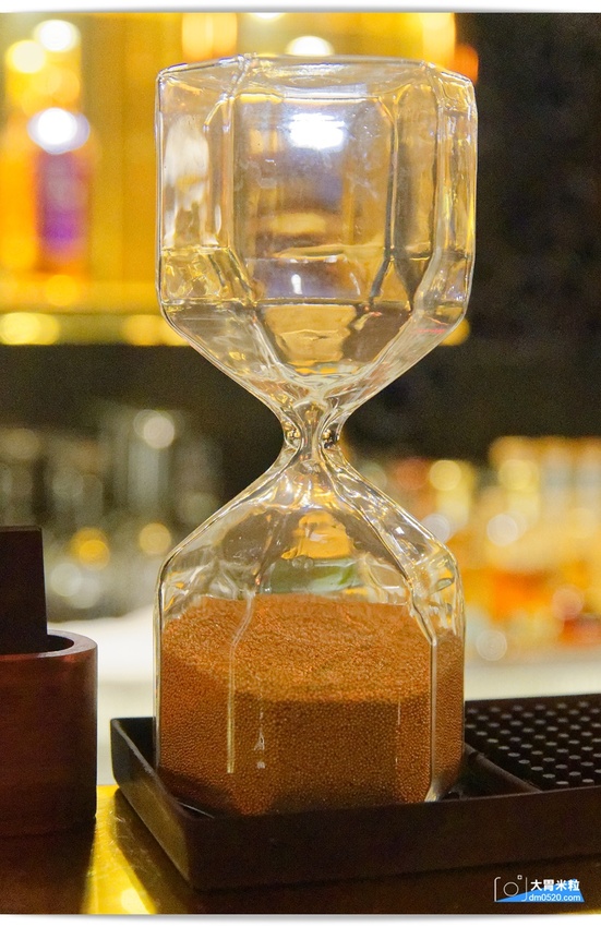 洞香春,店中店酒吧!一秒走進大亨小傳黑金奢華氛圍,隨機菜單深夜食堂x客製化調酒,捷運中山國中美食,台北調酒吧推薦, - 大胃米粒 DAVID & MILLY