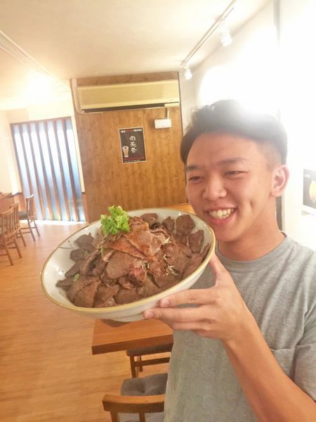 【台北美食】一笑-深夜小食堂！只有在這才能吃到的牛舌火鍋！