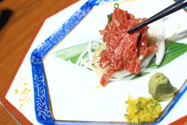 【台北美食】一笑-深夜小食堂！只有在這才能吃到的牛舌火鍋！