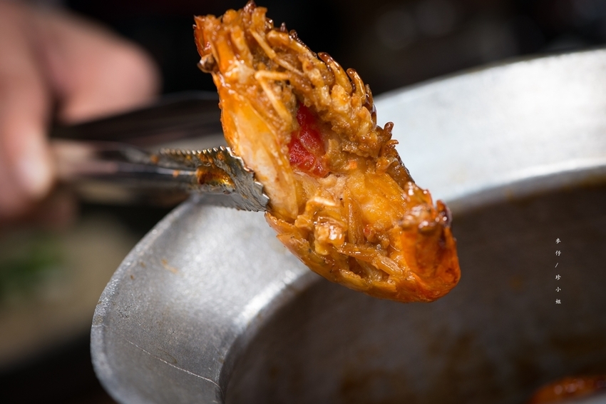 麥仔食-桃園｜一品活蝦桃園店｜台灣活蝦料理專賣 x 必點一品回味蝦、霸王蝦、胡椒蝦、脆皮雞｜團體聚餐首選｜桃園藝文中心美食