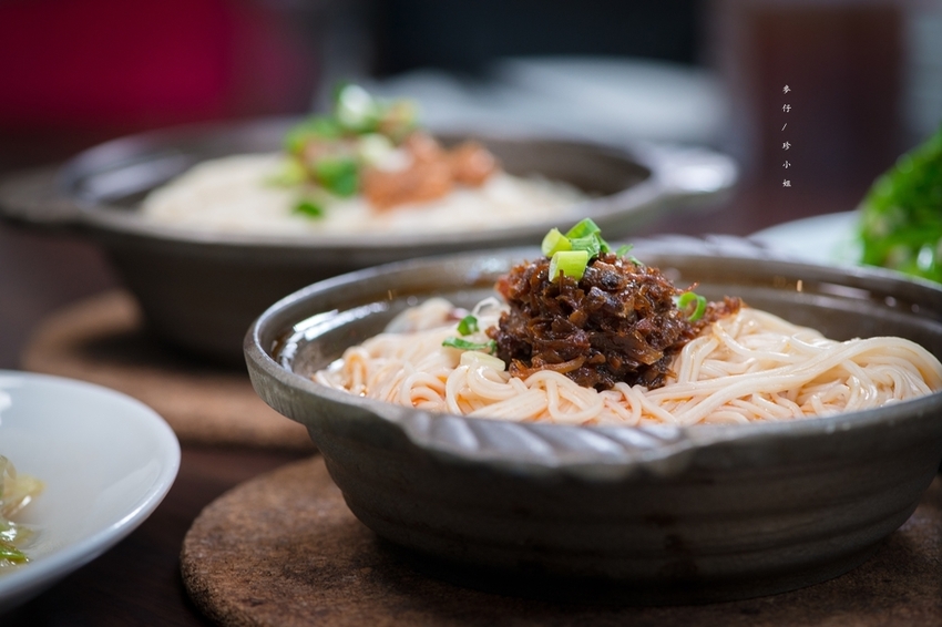 麥仔食-桃園｜一品活蝦桃園店｜台灣活蝦料理專賣 x 必點一品回味蝦、霸王蝦、胡椒蝦、脆皮雞｜團體聚餐首選｜桃園藝文中心美食