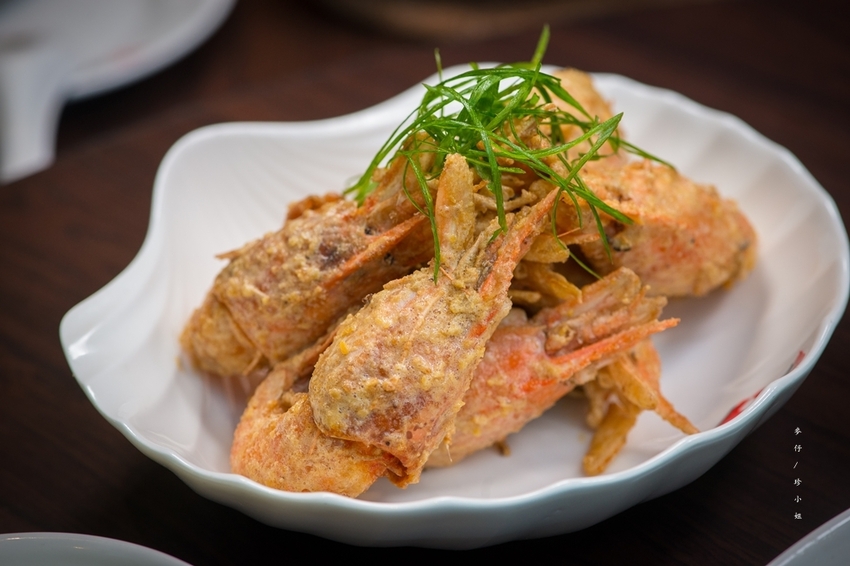 麥仔食-桃園｜一品活蝦桃園店｜台灣活蝦料理專賣 x 必點一品回味蝦、霸王蝦、胡椒蝦、脆皮雞｜團體聚餐首選｜桃園藝文中心美食