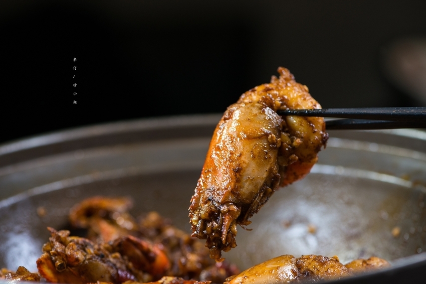 麥仔食-桃園｜一品活蝦桃園店｜台灣活蝦料理專賣 x 必點一品回味蝦、霸王蝦、胡椒蝦、脆皮雞｜團體聚餐首選｜桃園藝文中心美食