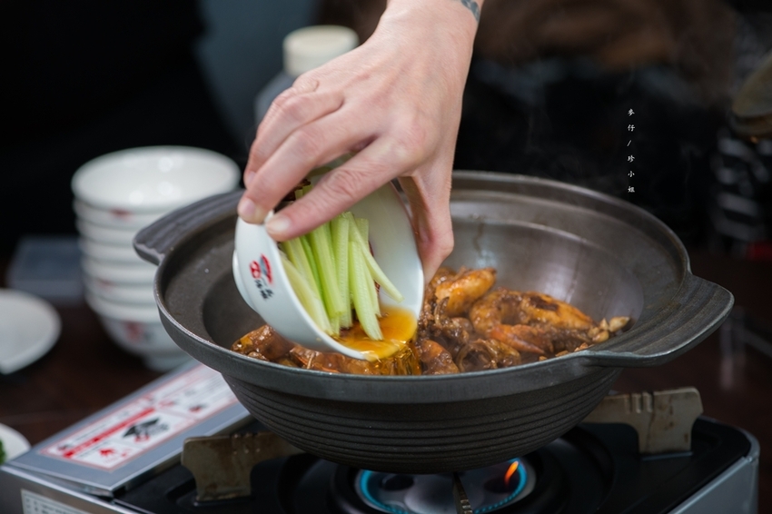 麥仔食-桃園｜一品活蝦桃園店｜台灣活蝦料理專賣 x 必點一品回味蝦、霸王蝦、胡椒蝦、脆皮雞｜團體聚餐首選｜桃園藝文中心美食
