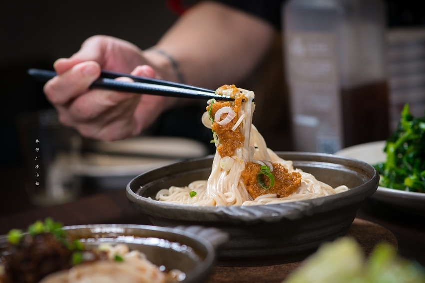 麥仔食-桃園｜一品活蝦桃園店｜台灣活蝦料理專賣 x 必點一品回味蝦、霸王蝦、胡椒蝦、脆皮雞｜團體聚餐首選｜桃園藝文中心美食
