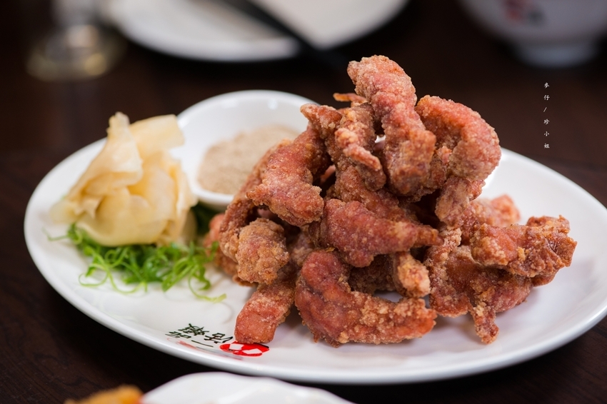 麥仔食-桃園｜一品活蝦桃園店｜台灣活蝦料理專賣 x 必點一品回味蝦、霸王蝦、胡椒蝦、脆皮雞｜團體聚餐首選｜桃園藝文中心美食