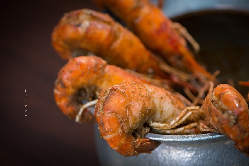 麥仔食-桃園｜一品活蝦桃園店｜台灣活蝦料理專賣 x 必點一品回味蝦、霸王蝦、胡椒蝦、脆皮雞｜團體聚餐首選｜桃園藝文中心美食