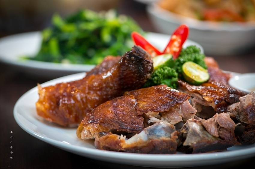 麥仔食-桃園｜一品活蝦桃園店｜台灣活蝦料理專賣 x 必點一品回味蝦、霸王蝦、胡椒蝦、脆皮雞｜團體聚餐首選｜桃園藝文中心美食