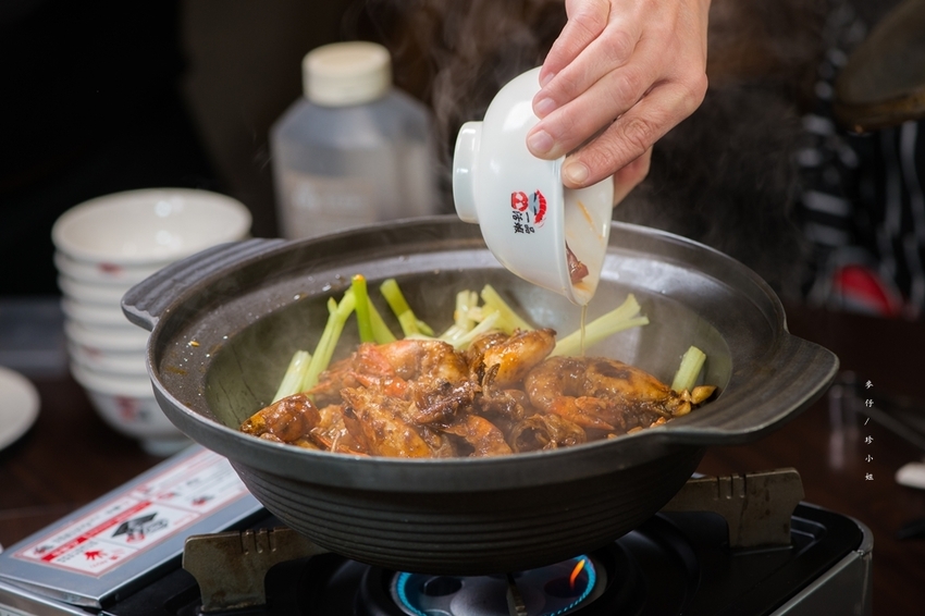 麥仔食-桃園｜一品活蝦桃園店｜台灣活蝦料理專賣 x 必點一品回味蝦、霸王蝦、胡椒蝦、脆皮雞｜團體聚餐首選｜桃園藝文中心美食