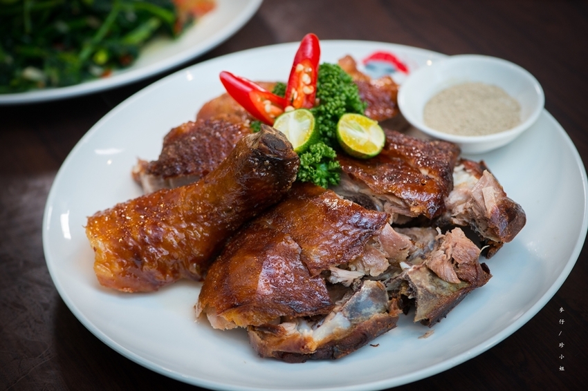 麥仔食-桃園｜一品活蝦桃園店｜台灣活蝦料理專賣 x 必點一品回味蝦、霸王蝦、胡椒蝦、脆皮雞｜團體聚餐首選｜桃園藝文中心美食