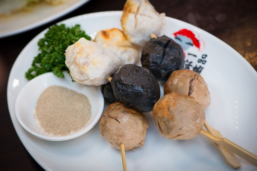 麥仔食-桃園｜一品活蝦桃園店｜台灣活蝦料理專賣 x 必點一品回味蝦、霸王蝦、胡椒蝦、脆皮雞｜團體聚餐首選｜桃園藝文中心美食