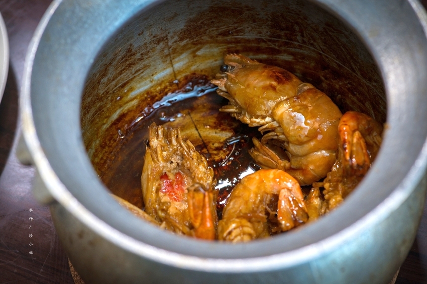 麥仔食-桃園｜一品活蝦桃園店｜台灣活蝦料理專賣 x 必點一品回味蝦、霸王蝦、胡椒蝦、脆皮雞｜團體聚餐首選｜桃園藝文中心美食