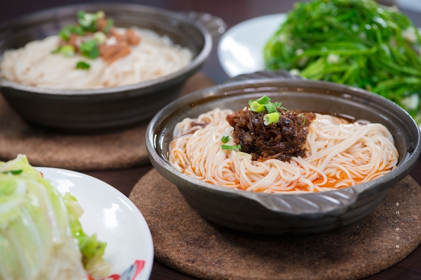 麥仔食-桃園｜一品活蝦桃園店｜台灣活蝦料理專賣 x 必點一品回味蝦、霸王蝦、胡椒蝦、脆皮雞｜團體聚餐首選｜桃園藝文中心美食