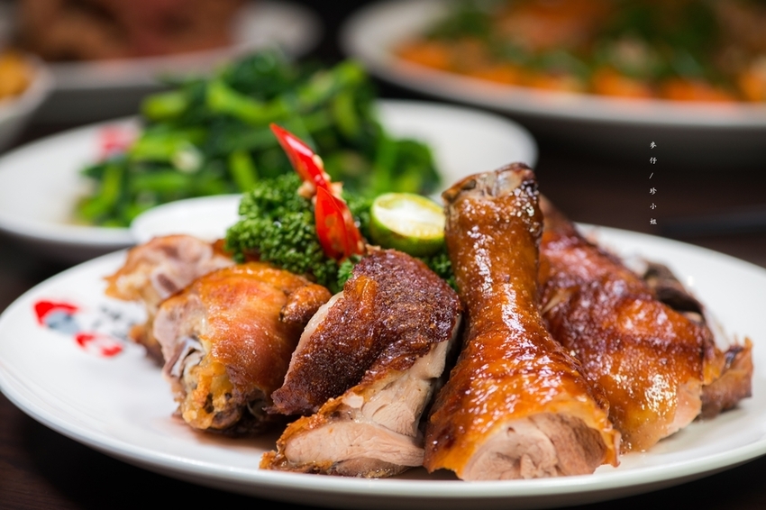 麥仔食-桃園｜一品活蝦桃園店｜台灣活蝦料理專賣 x 必點一品回味蝦、霸王蝦、胡椒蝦、脆皮雞｜團體聚餐首選｜桃園藝文中心美食