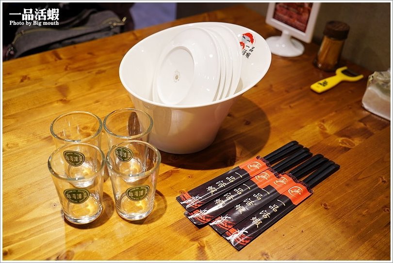 【桃園美食】一品活蝦桃園店.現撈ㄟ各式經典活蝦料理、限量脆皮雞必點!桃園聚餐推薦餐廳!