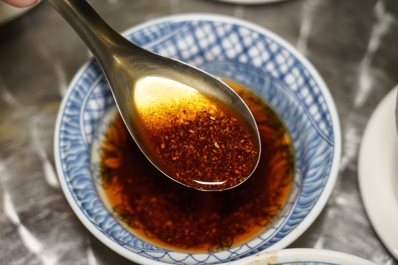 跳躍的宅男 - [捷運忠孝復興站美食]小時候冰菓室-花雕牛滷飯軟嫩好滋味 雞湯好喝又暖心 剉冰自製配料安心美味 台北東區美食傳統小吃