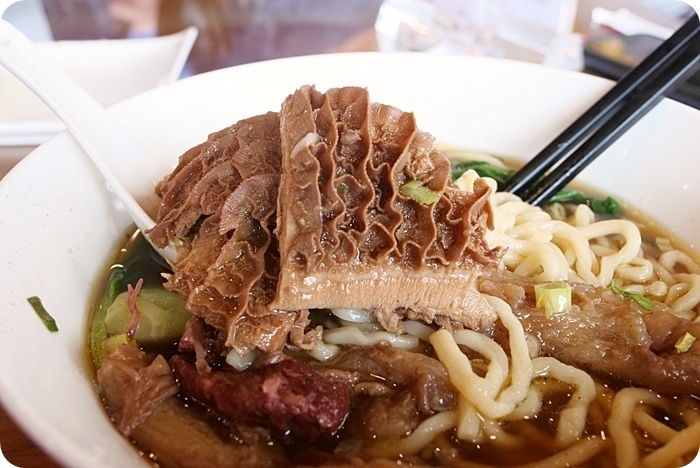 /tmp/phpmwqB9D /tmp/phpmwqB9D