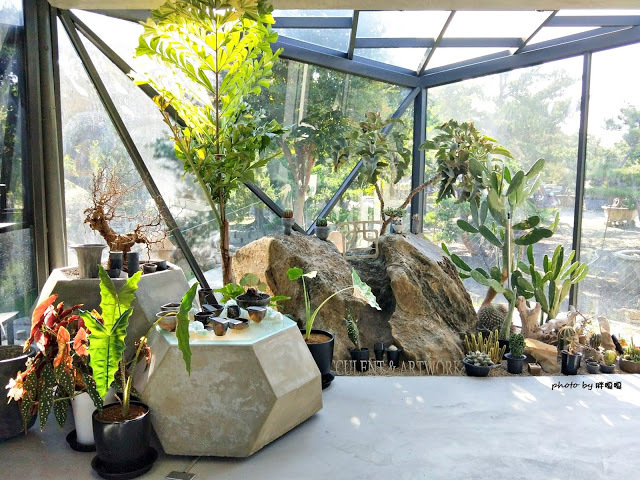 【彰化 田尾】酉 Succulent & Artwork☁☁☁捌程景觀設計內，唯美玻璃屋搭配沙漠造景，超多萌翻天的多肉植物還有雲朵造景，超好拍的小景點，園內販售咖啡，來個悠閒午後約會吧😉