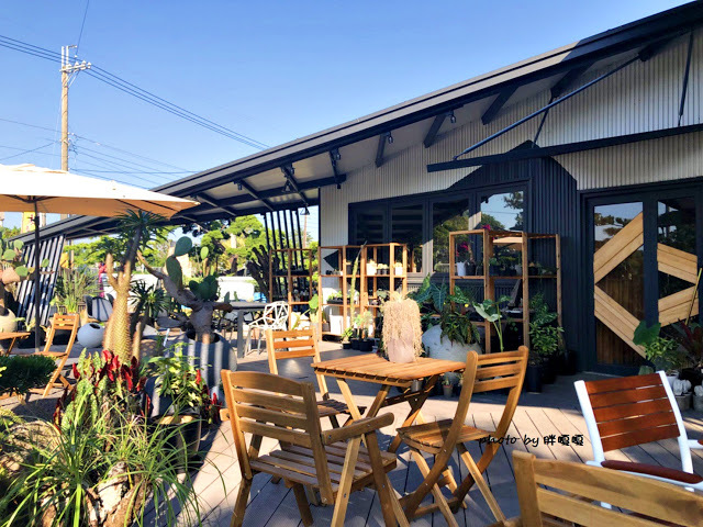 【彰化 田尾】酉 Succulent & Artwork☁☁☁捌程景觀設計內，唯美玻璃屋搭配沙漠造景，超多萌翻天的多肉植物還有雲朵造景，超好拍的小景點，園內販售咖啡，來個悠閒午後約會吧😉