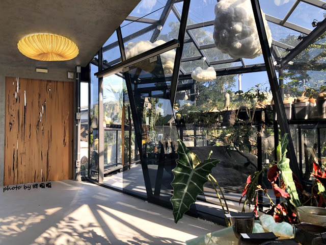 【彰化 田尾】酉 Succulent & Artwork☁☁☁捌程景觀設計內，唯美玻璃屋搭配沙漠造景，超多萌翻天的多肉植物還有雲朵造景，超好拍的小景點，園內販售咖啡，來個悠閒午後約會吧😉