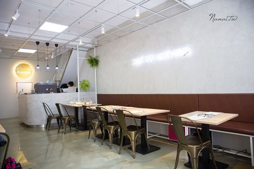 彰化市美食》DO NOTHING DAY。網美請冷靜！純白質感韓系餐廳,室內野餐三角小帳篷,狂拍照又猛打卡 - Nana愛旅行札記