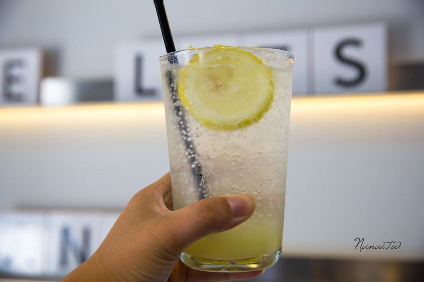 彰化市美食》DO NOTHING DAY。網美請冷靜！純白質感韓系餐廳,室內野餐三角小帳篷,狂拍照又猛打卡 - Nana愛旅行札記