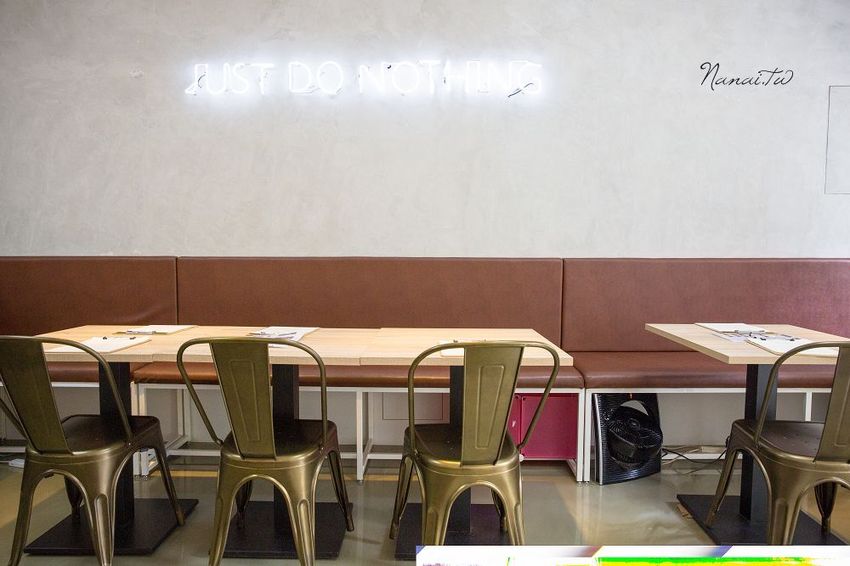 彰化市美食》DO NOTHING DAY。網美請冷靜！純白質感韓系餐廳,室內野餐三角小帳篷,狂拍照又猛打卡 - Nana愛旅行札記