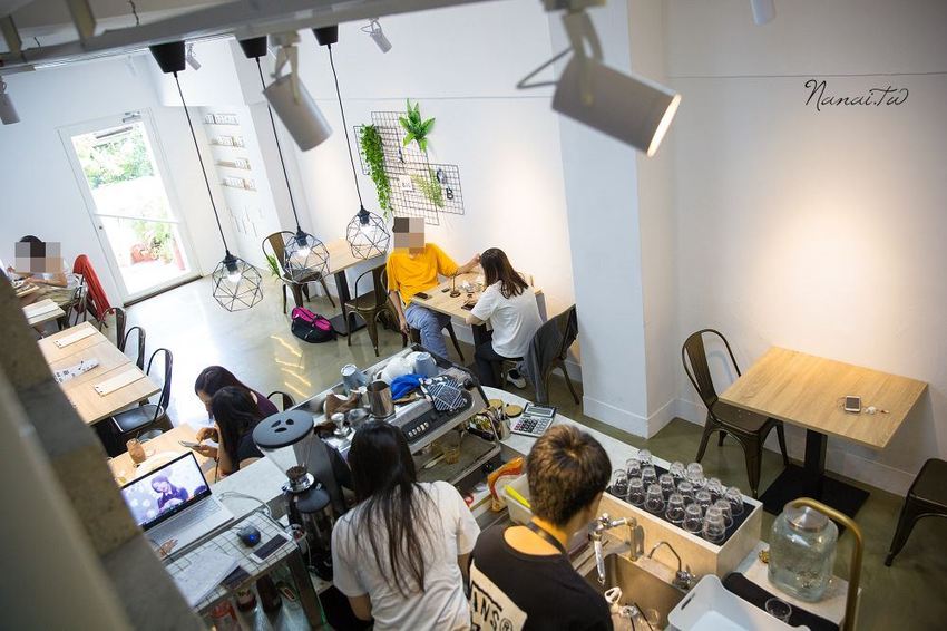 彰化市美食》DO NOTHING DAY。網美請冷靜！純白質感韓系餐廳,室內野餐三角小帳篷,狂拍照又猛打卡 - Nana愛旅行札記