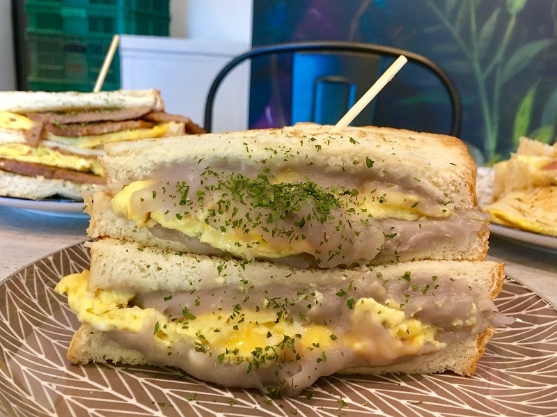 【板橋|新埔站】鳳梨寶堡 Pineapple Baby_傾瀉而下的芋泥讓芋頭控爆走了_厚厚的花生醬狙擊花生控的心