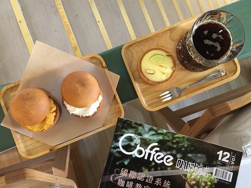 【台北｜南京復興站】貝克宅 Roasting House＿如家般自在的咖啡廳＿小圓麵包不只外表可愛，口感也優秀