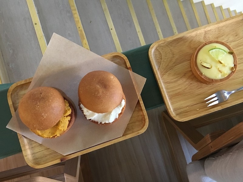 【台北｜南京復興站】貝克宅 Roasting House＿如家般自在的咖啡廳＿小圓麵包不只外表可愛，口感也優秀