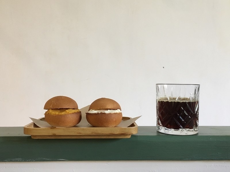 【台北｜南京復興站】貝克宅 Roasting House＿如家般自在的咖啡廳＿小圓麵包不只外表可愛，口感也優秀