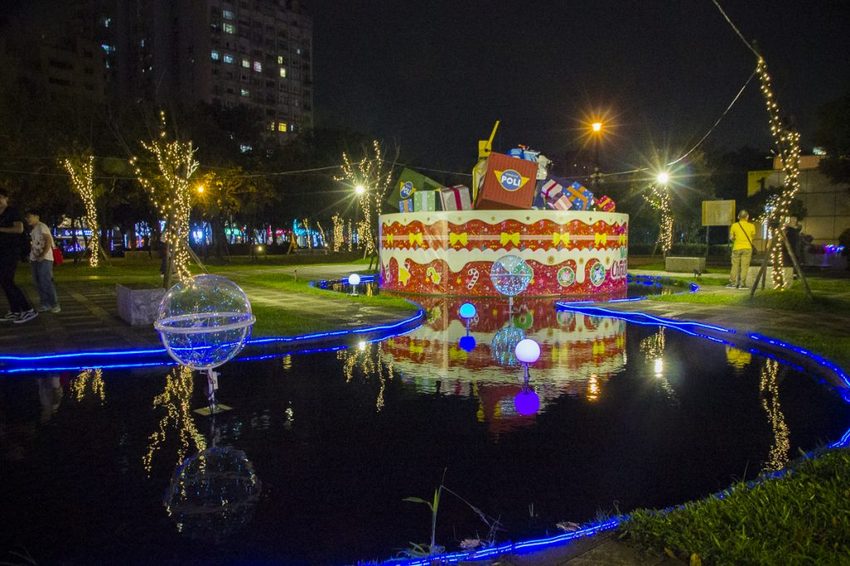 【活動.台北】2018新北市歡樂耶誕城~玩樂攻略看這裡,航向宇宙四大星系燈區,好美好拍、好玩有趣