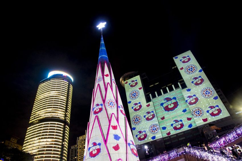 【活動.台北】2018新北市歡樂耶誕城~玩樂攻略看這裡,航向宇宙四大星系燈區,好美好拍、好玩有趣